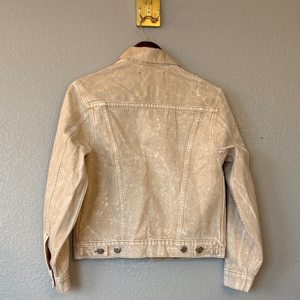 Women's Tan Slim Trucker’s Denim Jacket - Picture 5 of 5